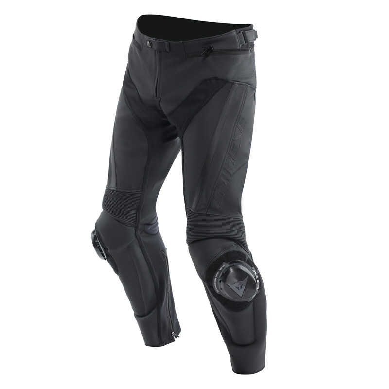 15500004-631-26 DAINESE DELTA 4 LEATHER PANTS SHORT - BLACK (26) DELTA 4 LEATHER PANTS SHORT - BLACK (26) Pants 