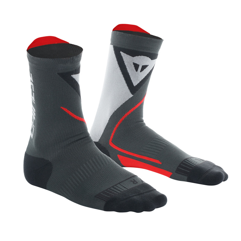 1996274-606-4547 DAINESE THERMO MID SOCKS - BLACK/RED (4547) THERMO MID SOCKS - BLACK/RED (4547) Technical Underwear 